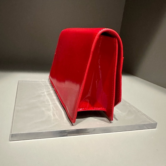 CHRISTIAN LOUBOUTIN SIGNATURE RED VINYL FAUX PATENT MAKEUP CLUTCH NWOT - Picture 12 of 15